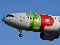 CS-TOG @ LPPT - TAP Air Portugal 8 from Natal (NAT) landing runway 03 - by JC Ravon - FRENCHSKY