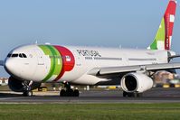 CS-TOX @ LPPT - TAP Air Portugal TP364 departure to London (LHR) - by JC Ravon - FRENCHSKY