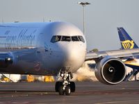 CS-TKR @ LPPT - EuroAtlantic Airways TP2615 departure to Caracas (CCS) - by JC Ravon - FRENCHSKY