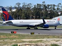 N171DZ @ LPPT - Delta Air Lines ready to departure runway 03 - by JC Ravon - FRENCHSKY
