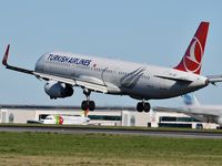 TC-JSZ @ LPPT - Çanakkale landing runway 03 - by JC Ravon - FRENCHSKY