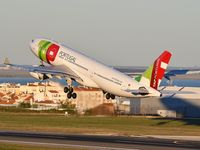 CS-TOF @ LPPT - Infante D.Henrique take off - by JC Ravon - FRENCHSKY