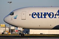 CS-TKR @ LPPT - EuroAtlantic Airways - by JC Ravon - FRENCHSKY