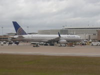 N14106 @ IAH - Boeing 757-224 - by Christian Maurer