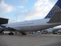N675UA @ IAH - Boeing 767-322 - by Christian Maurer