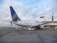 N13750 @ IAH - Boeing 737-724 - by Christian Maurer