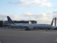 N13138 @ IAH - Boeing 757-224 - by Christian Maurer