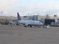 N23708 @ IAH - Boeing 737-724 - by Christian Maurer