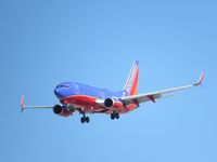 N287WN @ 3607 - Landing - by Canonman