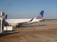 N82338 @ IAH - ERJ-175LR