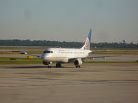 N89308 @ IAH - ERJ-175LR - by Christian Maurer