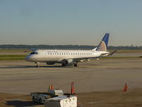 N88328 @ IAH - ERJ-175LR - by Christian Maurer