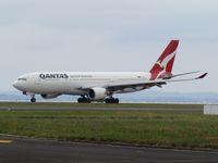 VH-EBO @ NZAA - just landed - with hydraulic alert - by magnaman