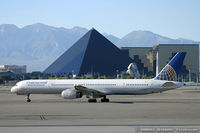 N57852 @ KLAS - Boeing 757-324 - Continental Airlines  C/N 32811, N57852 - by Dariusz Jezewski  FotoDJ.com