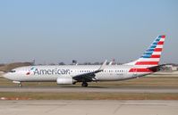 N926NN @ KORD - Boeing 737-800 - by Mark Pasqualino