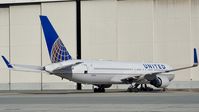 N673UA @ SFO - SFO 2017. - by Clayton Eddy