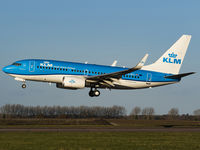 PH-BGI @ EGSH - landing on RWY 27