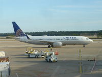 N14250 @ IAH - Boeing 737-800 - by Christian Maurer