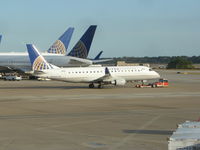 N83329 @ IAH - ERJ-175LR - by Christian Maurer