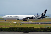 ZK-OKM @ NZAA - At Auckland - by Micha Lueck