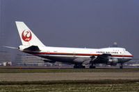 JA8115 @ EHAM - Japan Air Lines Boeing 747-146 landing at Schiphol airport, the Netherlands, 1982 - by Van Propeller