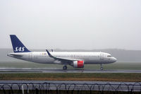EI-SIB @ EKCH - EI-SIB taking off rw 22R. First Commercial flight of Scandinavian Airlines Ireland as SK503 CPH-LHR. - by Erik Oxtorp