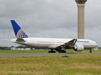 N74007 @ LFPG - CONTINENTAL to terminal T1 - by JC Ravon - FRENCHSKY