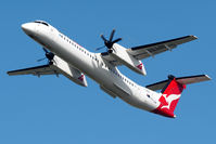 VH-LQH @ YWLM - QantasLink