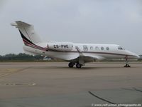 CS-PHE @ EDDK - Enbrear Executive Phenom 300 EMB-505 - NJE NetJets Transportes Aereos - 50500252 - CS-PHE - 06.06.2015 - CGN - by Ralf Winter