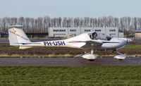 PH-USH @ EHLE - Lelystad - by Richard Poeser