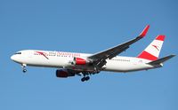 OE-LAT @ KORD - Boeing 767-300 - by Mark Pasqualino