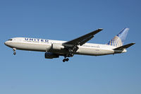 N651UA @ EGLL - On approach - by Howard J Curtis