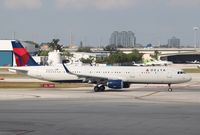 N329DN @ KFLL - Airbus A321