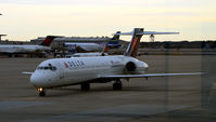 N937AT @ KATL - Taxi Atlanta - by Ronald Barker