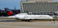N954AT @ KATL - Taxi Atlanta - by Ronald Barker