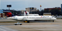 N955AT @ KATL - Taxi Atlanta - by Ronald Barker