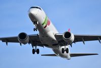 CS-TTX @ LFBD - Porto TAP Express 462 from Lisboa landing runway 23 - by JC Ravon - FRENCHSKY