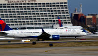 N557UW @ KATL - Landing Atlanta - by Ronald Barker
