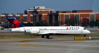 N899AT @ KATL - Taxi Atlanta - by Ronald Barker