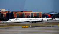 N909DA @ KATL - Taxi Atlanta - by Ronald Barker