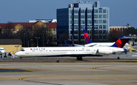 N915DL @ KATL - Taxi to gate Atlanta