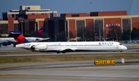 N924DN @ KATL - Taxi Atlanta - by Ronald Barker
