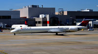N929DN @ KATL - Taxi Atlanta - by Ronald Barker