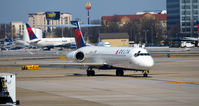 N956AT @ KATL - Taxi Atlanta - by Ronald Barker