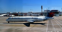 N975AT @ KATL - Taxi Atlanta - by Ronald Barker