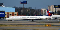 N985DL @ KATL - Taxi Atlanta - by Ronald Barker