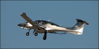 F-HDMD @ AVN - Piloté par Michel Drucker, de retour vers Paris, pendant le meeting d'Avignon. - by BubuAer