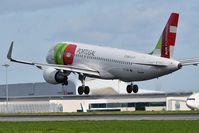 CS-TNR @ LPPT - Luis de Freitas Branco landing runway 03 - by JC Ravon - FRENCHSKY