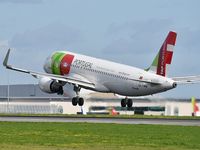 CS-TMW @ LPPT - Luisa Todi landing runway 03 - by JC Ravon - FRENCHSKY