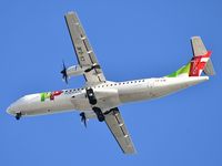 CS-DJE @ LPPT - Overflying Belem tower, TAP Express 1105 from Seville (SVQ) - by JC Ravon - FRENCHSKY